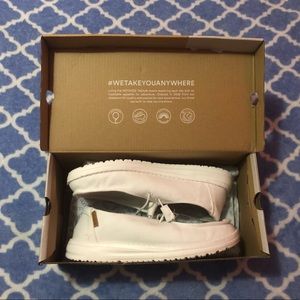 Hey Dudes Slip-On Shoes in Wendy White Style Size 7 in Women’s